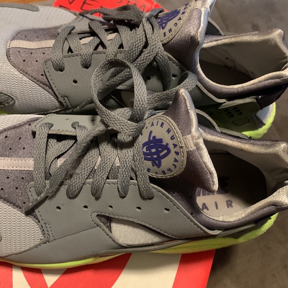 Air Huarache Nike sneakers- men’s size 12 - Picture 8 of 8